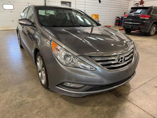 Harbor Gray Metallic 2014 Hyundai SONATA SE