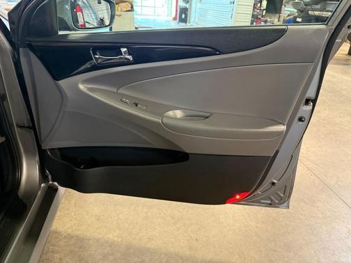 Harbor Gray Metallic 2014 Hyundai SONATA SE