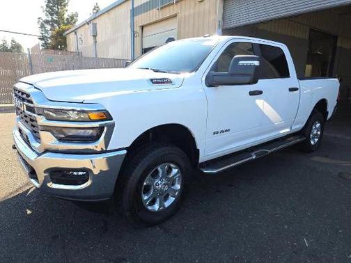 2025 RAM 2500 Big Horn Crew Cab 4x4 6'4' Box