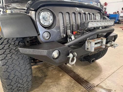 Granite Crystal Metallic Clearcoat 2017 Jeep Wrangler Unlimited Sport