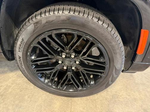 Diamond Black Crystal Pearlcoat 2025 Jeep Wagoneer Series II 4x4
