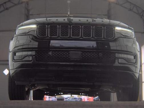 Diamond Black Crystal Pearlcoat 2025 Jeep Wagoneer Series II 4x4