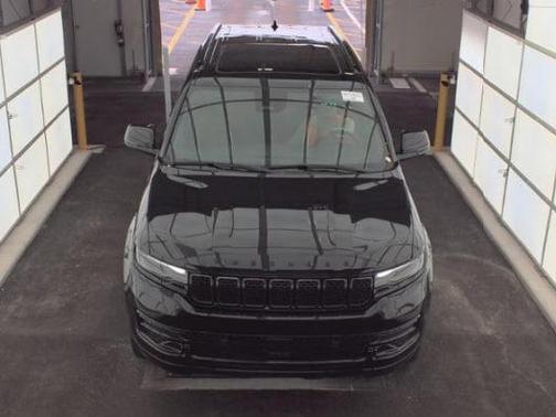 Diamond Black Crystal Pearlcoat 2025 Jeep Wagoneer Series II 4x4