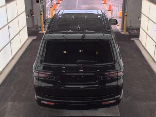 Diamond Black Crystal Pearlcoat 2025 Jeep Wagoneer Series II 4x4