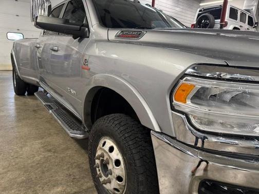 Billet Silver Metallic Clearcoat 2022 RAM 3500 Laramie Crew Cab 4x4 8' Box