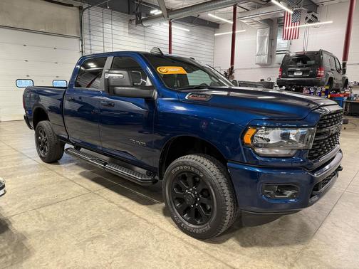 2024 RAM 2500 Big Horn Crew Cab 4x4 6'4' Box