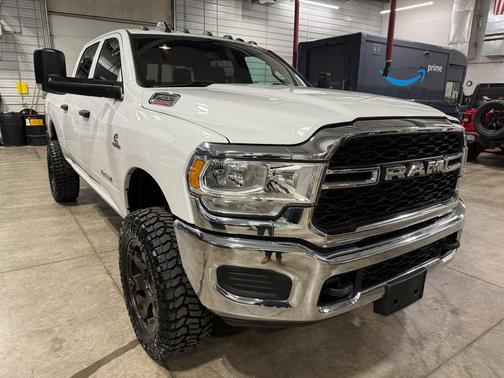 2021 RAM 2500 Tradesman Crew Cab 4x4 6'4' Box