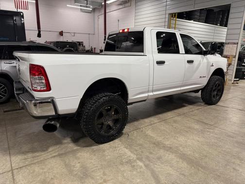 2021 RAM 2500 Tradesman Crew Cab 4x4 6'4' Box