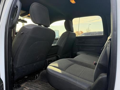 2021 RAM 2500 Tradesman Crew Cab 4x4 6'4' Box
