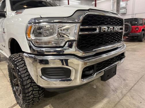 2021 RAM 2500 Tradesman Crew Cab 4x4 6'4' Box