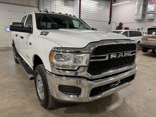 2020 RAM 2500 Tradesman Crew Cab 4X4 6'4' Box