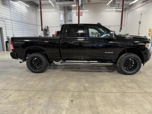 2024 RAM 2500 Big Horn Crew Cab 4x4 6'4' Box