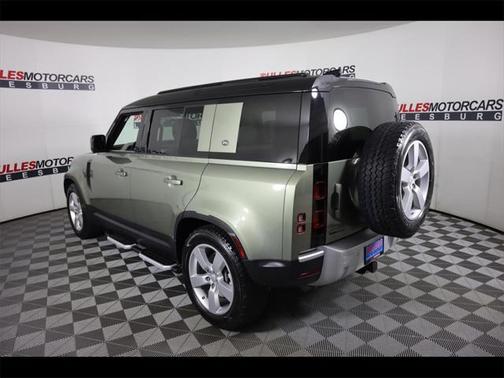 Photo 5 of 30 of 2020 Land Rover Defender First Edition