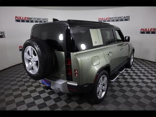 Photo 3 of 30 of 2020 Land Rover Defender First Edition