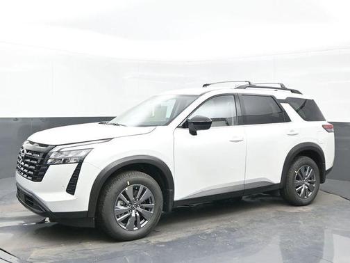 Everest White Pearl Tricoat 2026 Nissan Pathfinder SV