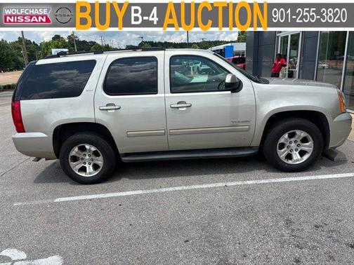 Champagne Silver Metallic 2013 GMC Yukon SLT