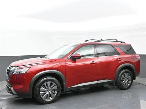 2024 Nissan Pathfinder SV