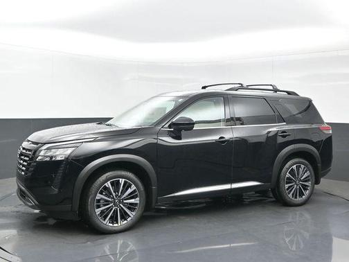 Super Black 2026 Nissan Pathfinder Platinum