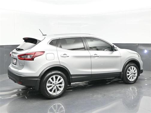 2022 Nissan Rogue Sport SV