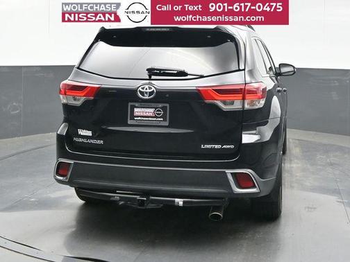 Midnight Black Metallic 2018 Toyota Highlander Limited