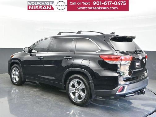 Midnight Black Metallic 2018 Toyota Highlander Limited
