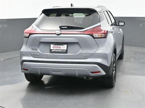 2022 Nissan Kicks SR