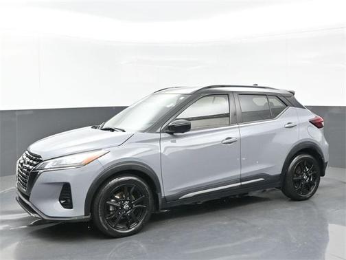 2022 Nissan Kicks SR