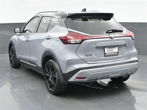 2022 Nissan Kicks SR