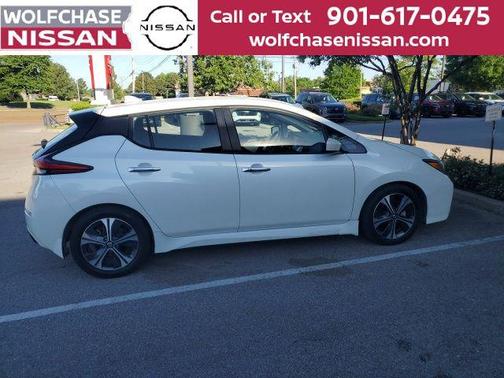 Pearl White 2022 Nissan Leaf SV