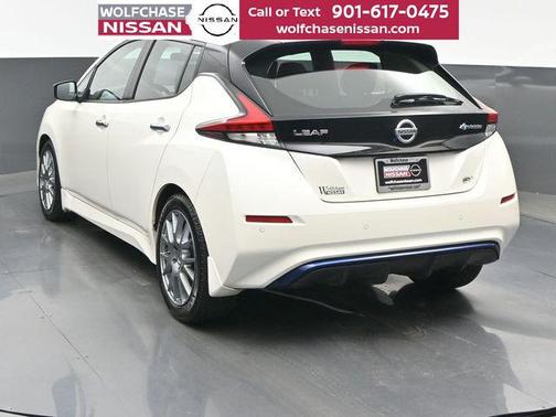 Pearl White 2022 Nissan Leaf SV