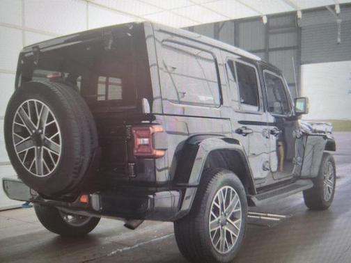 Black Clearcoat 2022 Jeep Wrangler Unlimited 4xe Sahara High Altitude