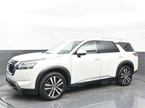 2023 Nissan Pathfinder Platinum