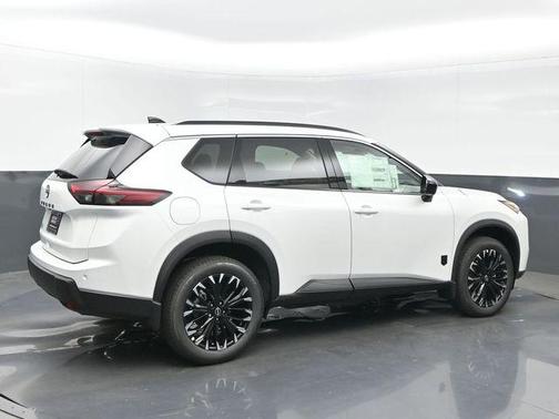 Everest White Pearl Tricoat 2026 Nissan Rogue Dark Armor