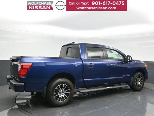 Deep Blue Pearl Metallic 2022 Nissan Titan SV
