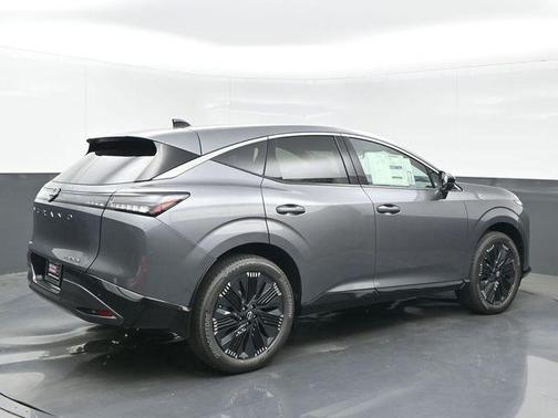Gun Metallic 2026 Nissan Murano Platinum