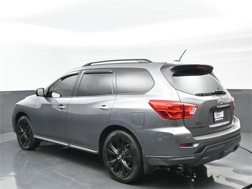 2018 Nissan Pathfinder SL