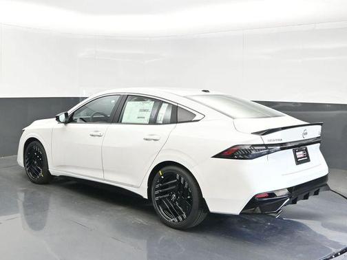 Aspen White Tricoat 2026 Nissan Sentra SR