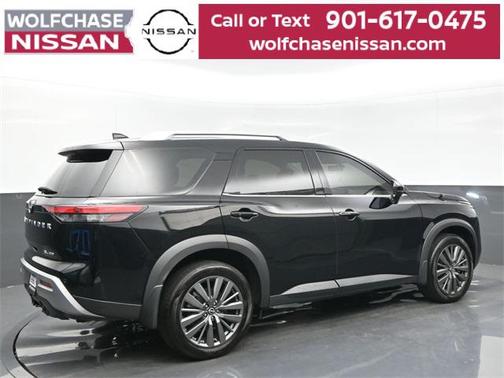 2024 Nissan Pathfinder SL