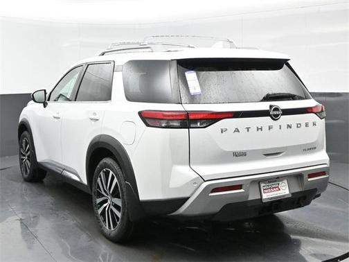 2025 Nissan Pathfinder Platinum