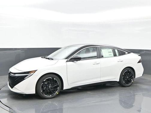 Aspen White/Super Black 2026 Nissan Sentra SR