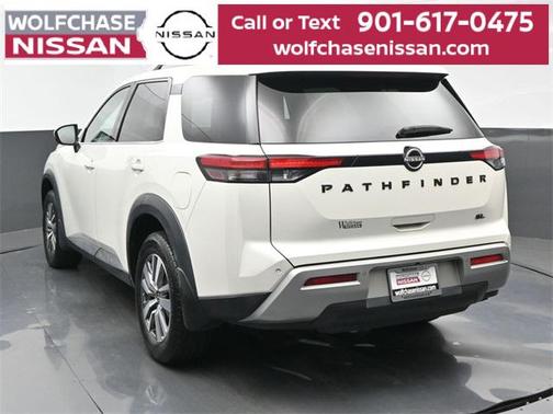 2023 Nissan Pathfinder SL