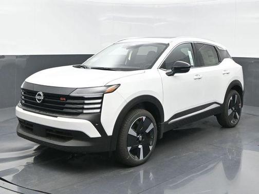 Aspen White Tricoat 2026 Nissan Kicks SR