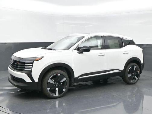 Aspen White Tricoat 2026 Nissan Kicks SR