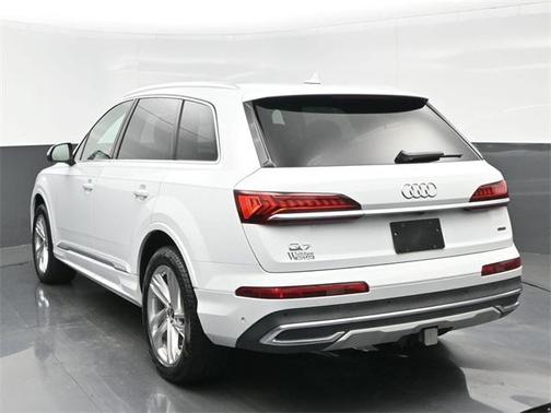 2023 Audi Q7 55 Premium Plus