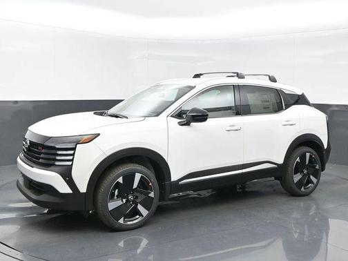 Aspen White Tricoat 2026 Nissan Kicks SR