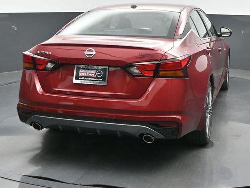Scarlet Ember Tintcoat 2026 Nissan Altima 2.5 SV