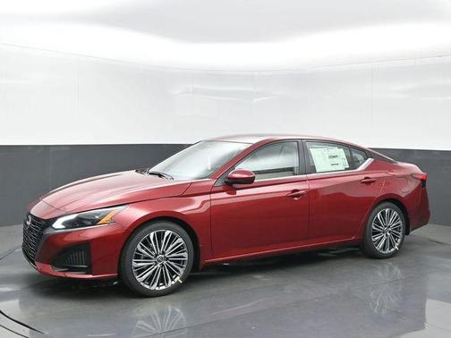 Scarlet Ember Tintcoat 2026 Nissan Altima 2.5 SV