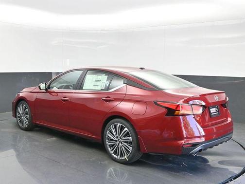 Scarlet Ember Tintcoat 2026 Nissan Altima 2.5 SV
