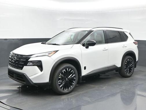 Everest White Pearl Tricoat 2026 Nissan Rogue Dark Armor