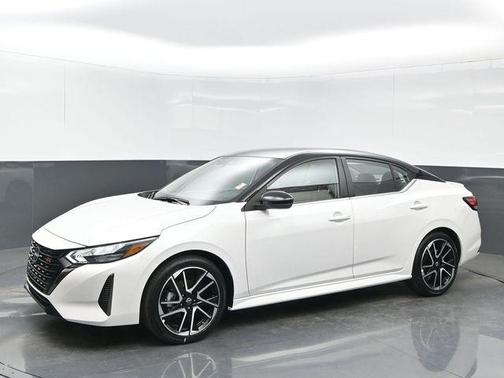 Aspen White/Super Black 2025 Nissan Sentra SR